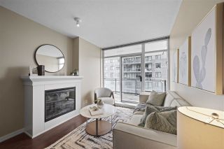 Photo 1: 1809 892 CARNARVON Street in New Westminster: Downtown NW Condo for sale in "Azure II" : MLS®# R2539416